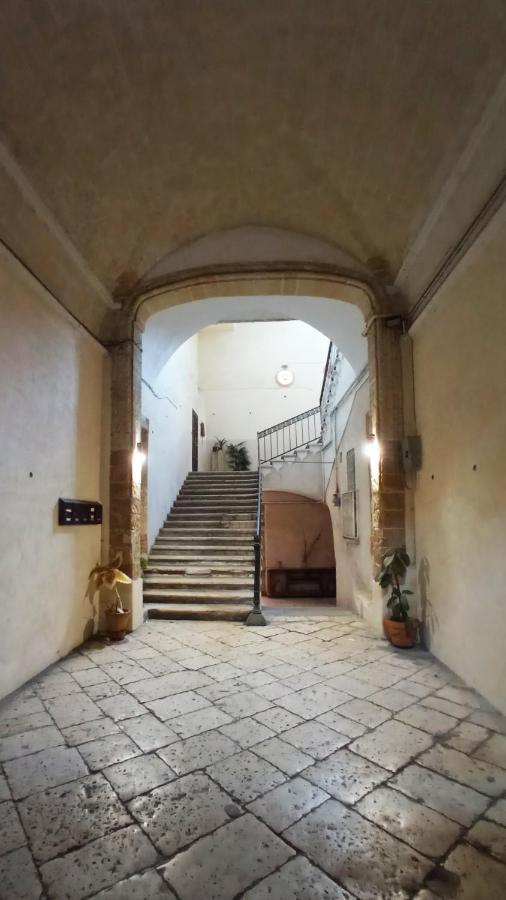 Palazzo Saraceno Apartment-Taras Taranto Exterior photo