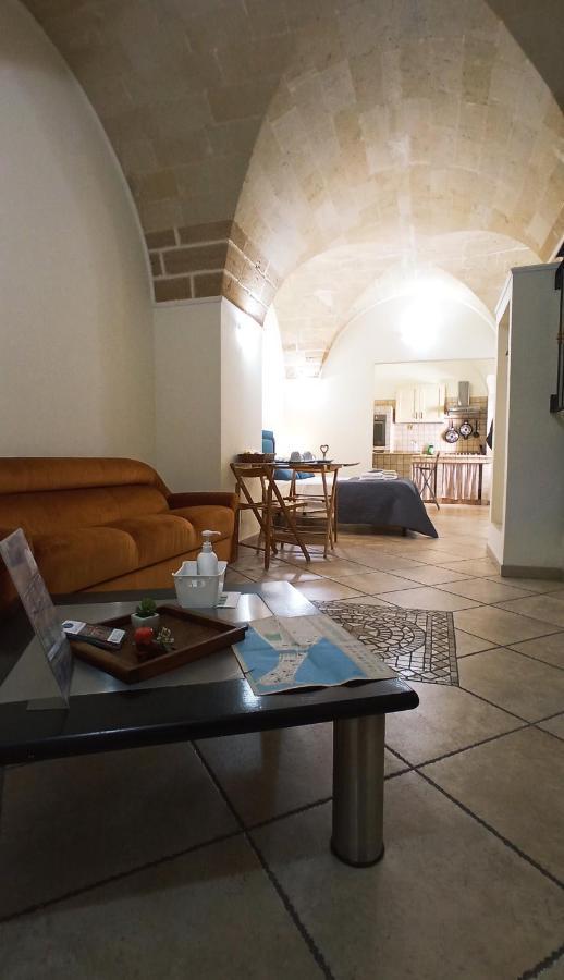 Palazzo Saraceno Apartment-Taras Taranto Exterior photo