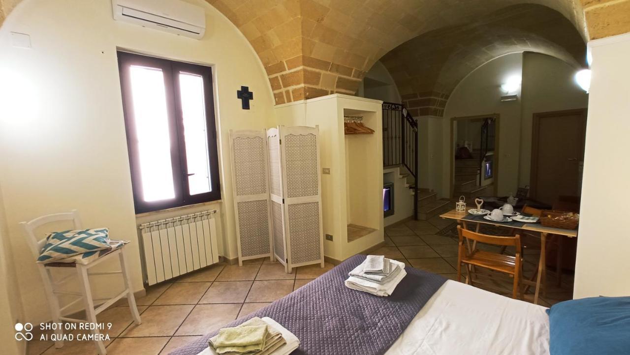 Palazzo Saraceno Apartment-Taras Taranto Exterior photo